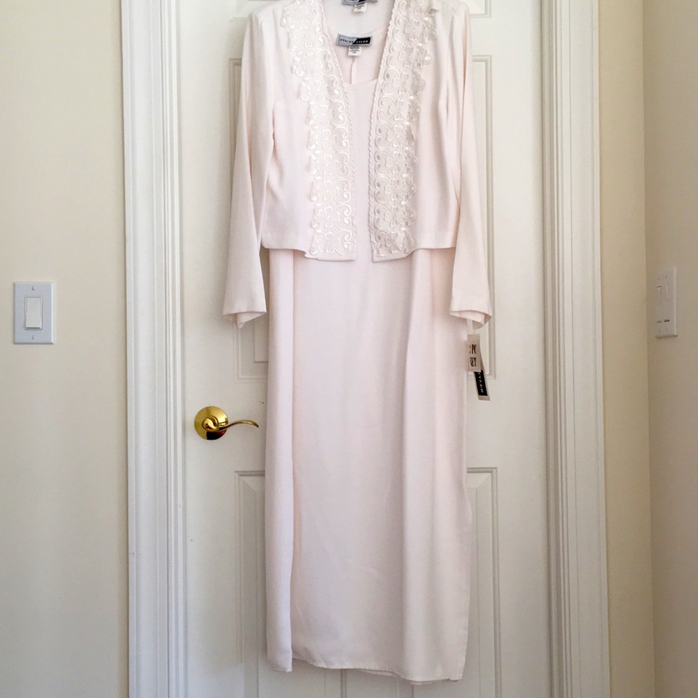 Stacey Tyler 2-piece Dress Gown Size 14M White  Lace Side Slit 3/4 Sleeves NWT